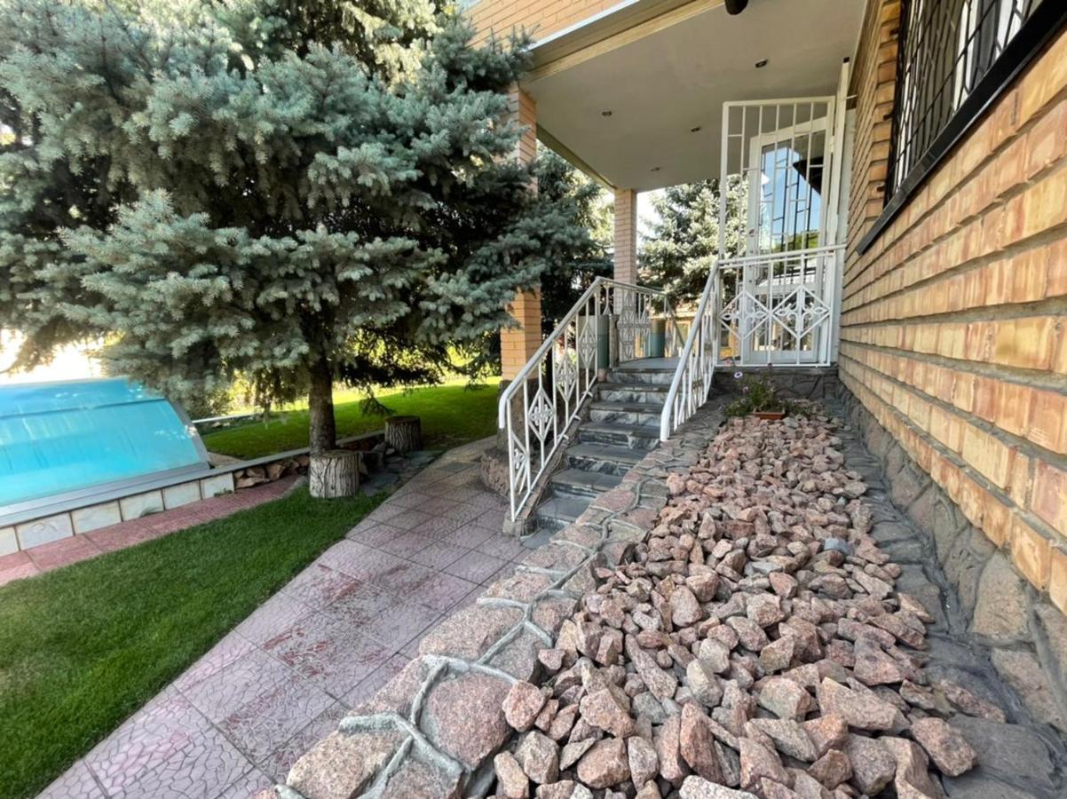 Гостевой Дом Шумкар Азия Guest House Shumkar Asia บิชเคก ภายนอก รูปภาพ