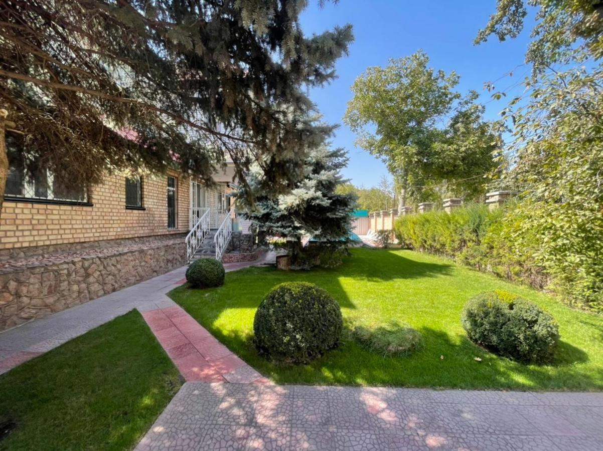 Гостевой Дом Шумкар Азия Guest House Shumkar Asia บิชเคก ภายนอก รูปภาพ