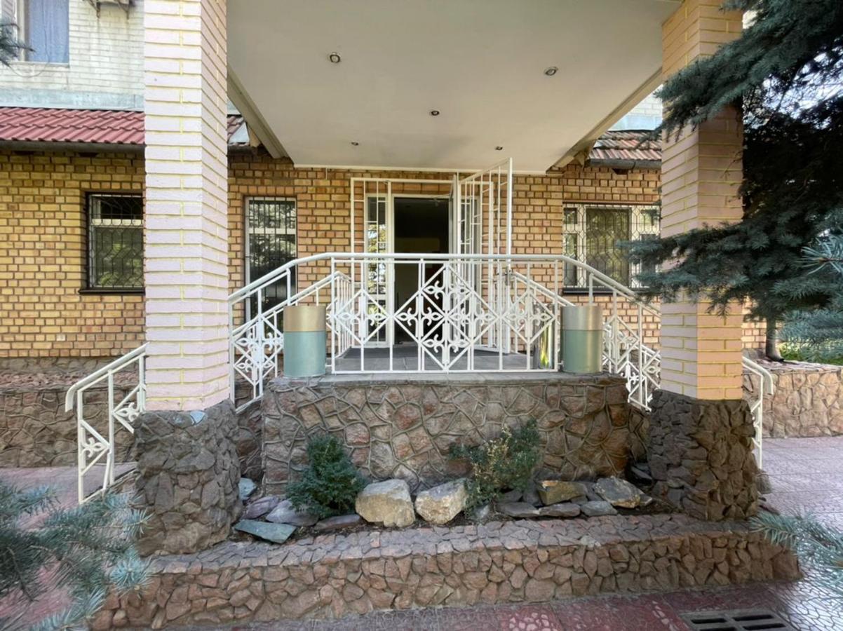 Гостевой Дом Шумкар Азия Guest House Shumkar Asia บิชเคก ภายนอก รูปภาพ