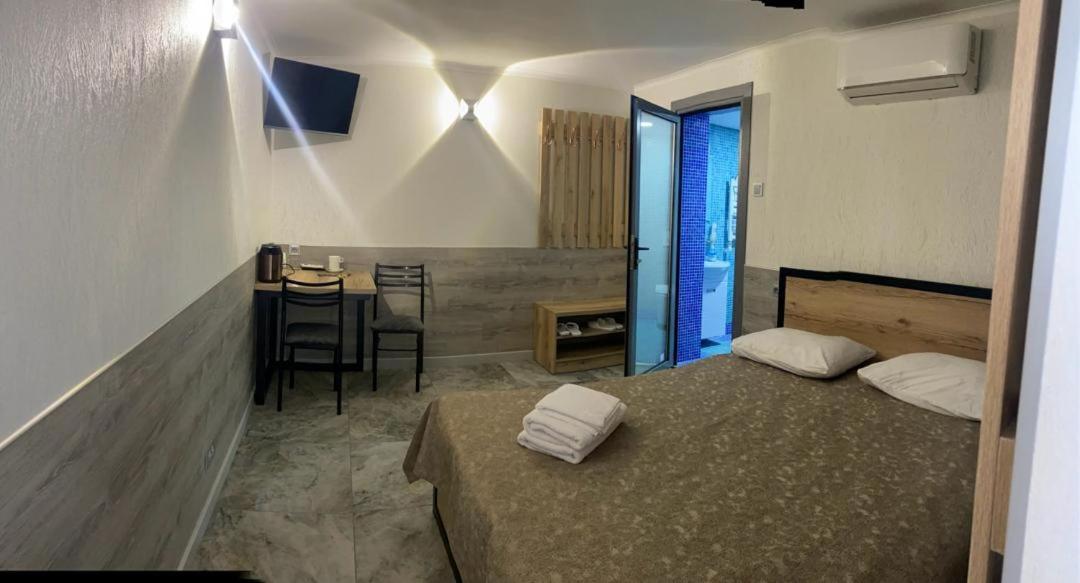 Гостевой Дом Шумкар Азия Guest House Shumkar Asia บิชเคก ภายนอก รูปภาพ