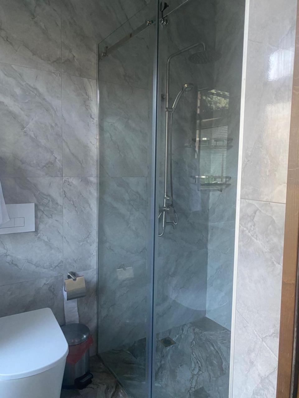 Гостевой Дом Шумкар Азия Guest House Shumkar Asia บิชเคก ภายนอก รูปภาพ