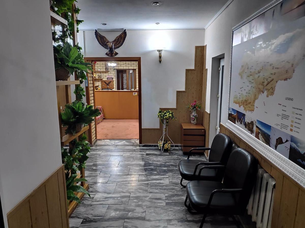 Гостевой Дом Шумкар Азия Guest House Shumkar Asia บิชเคก ภายนอก รูปภาพ