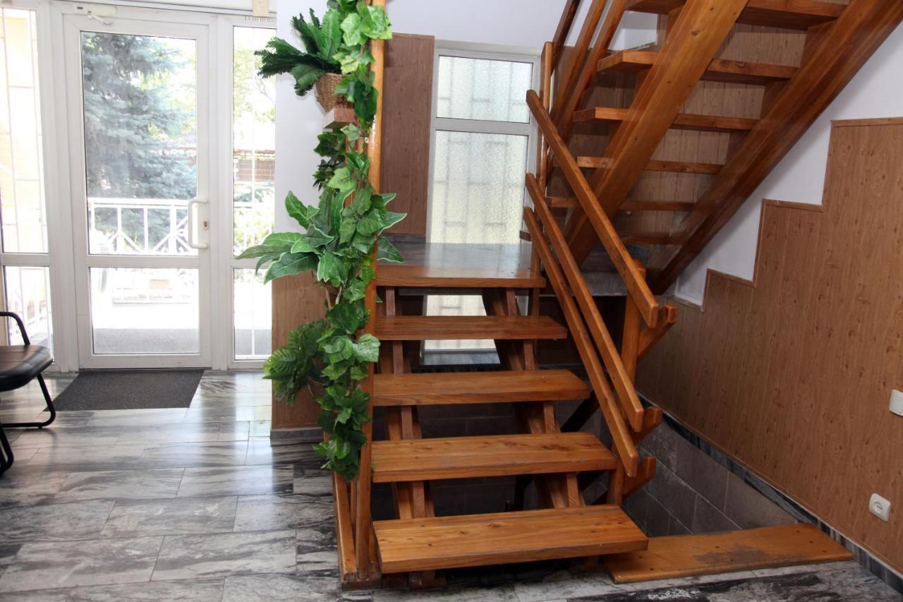 Гостевой Дом Шумкар Азия Guest House Shumkar Asia บิชเคก ภายนอก รูปภาพ