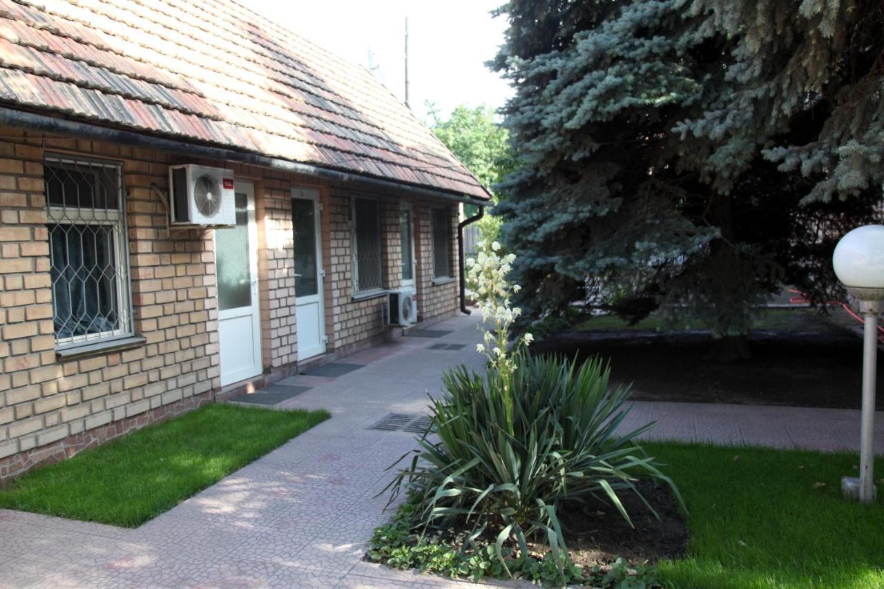 Гостевой Дом Шумкар Азия Guest House Shumkar Asia บิชเคก ภายนอก รูปภาพ