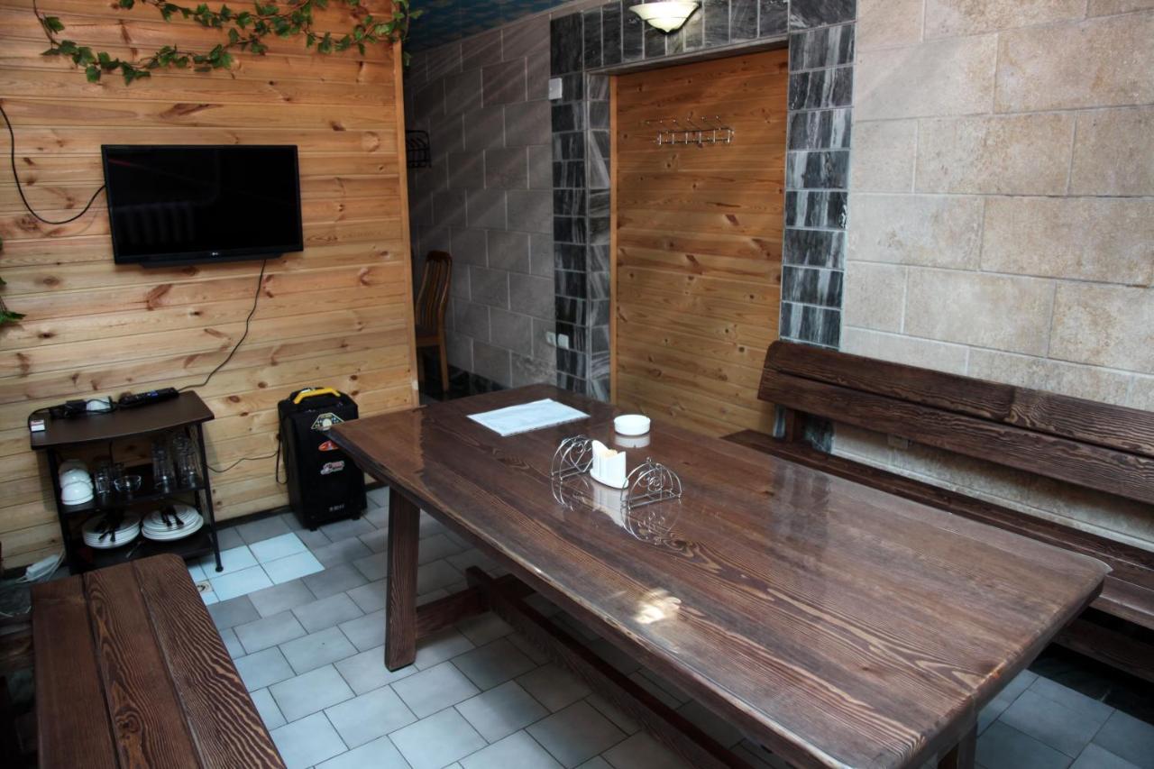 Гостевой Дом Шумкар Азия Guest House Shumkar Asia บิชเคก ภายนอก รูปภาพ